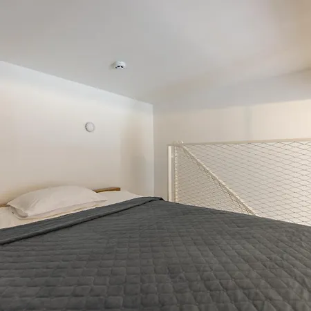 Small Cozy Two-level 9 شقة تالين